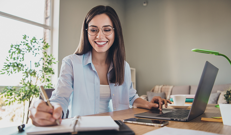 webinar : comptable devant écran